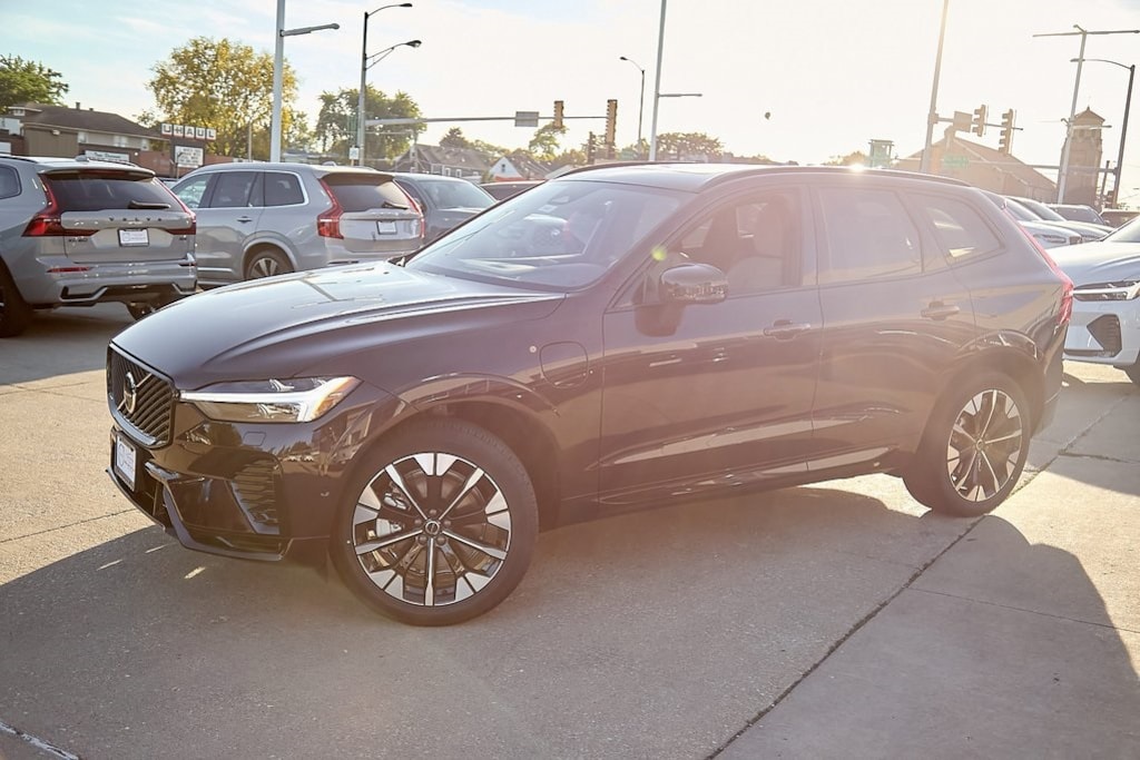 New 2026 Volvo XC60 plug-in hybrid T8 Plus SUV