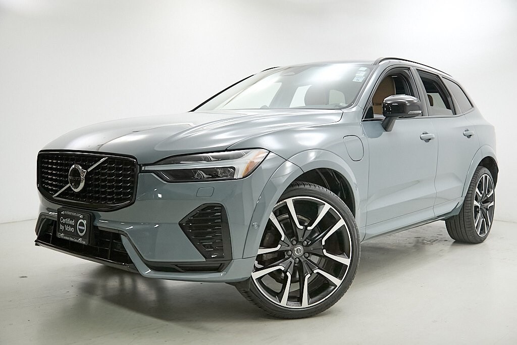 2023 Volvo XC60 Recharge Hybrid Ultimate photo 2
