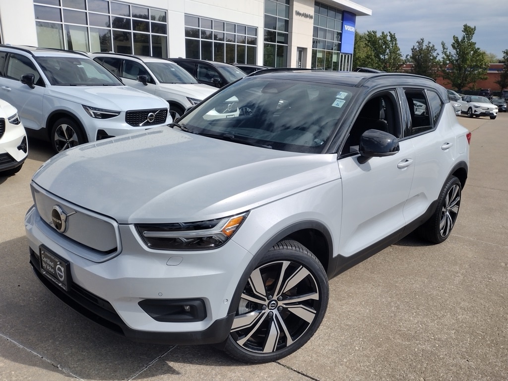 Certified 2022 Volvo XC40 Plus with VIN YV4ED3UR3N2780086 for sale in Oak Park, IL