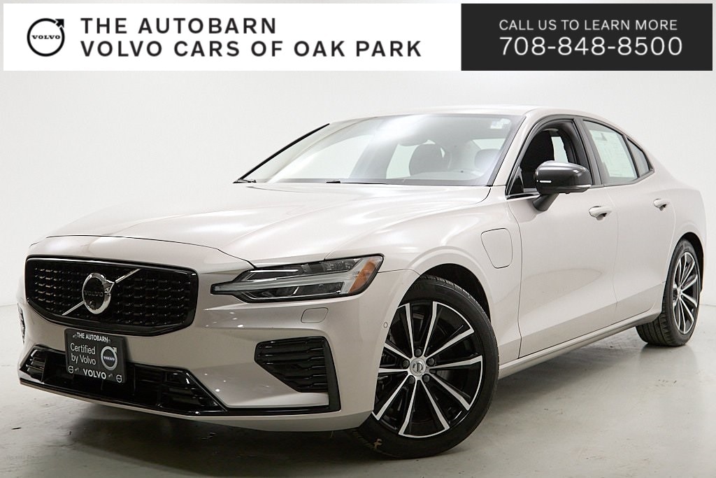 2025 Volvo S60 Plus's photo