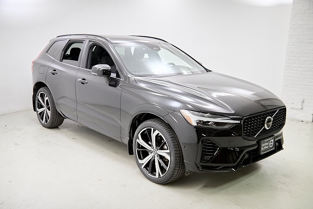 2022 Volvo XC60 Recharge Hybrid T8 R-Design photo 3