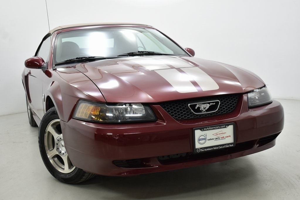 Used 2004 Ford Mustang Deluxe with VIN 1FAFP44474F125824 for sale in Oak Park, IL