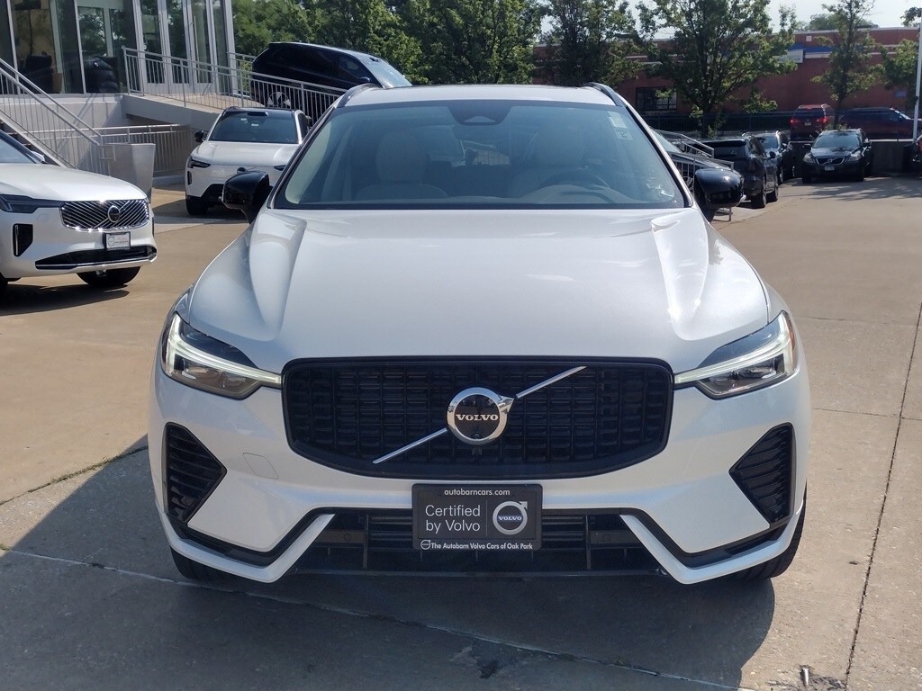 2025 Volvo XC60 Hybrid T8 Plus photo 4