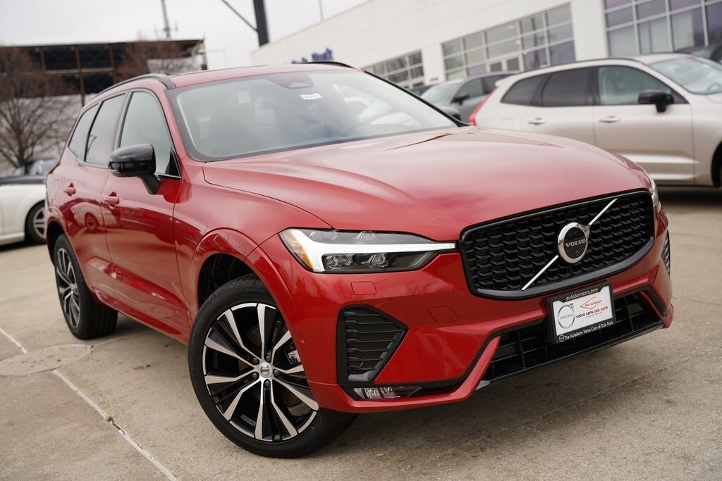 2025 Volvo XC60 B5 Plus photo 2