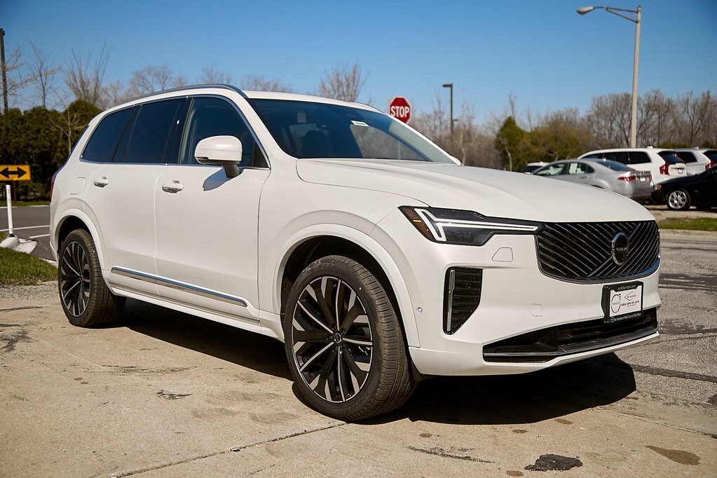 2025 Volvo XC90 T8 Plus photo 4
