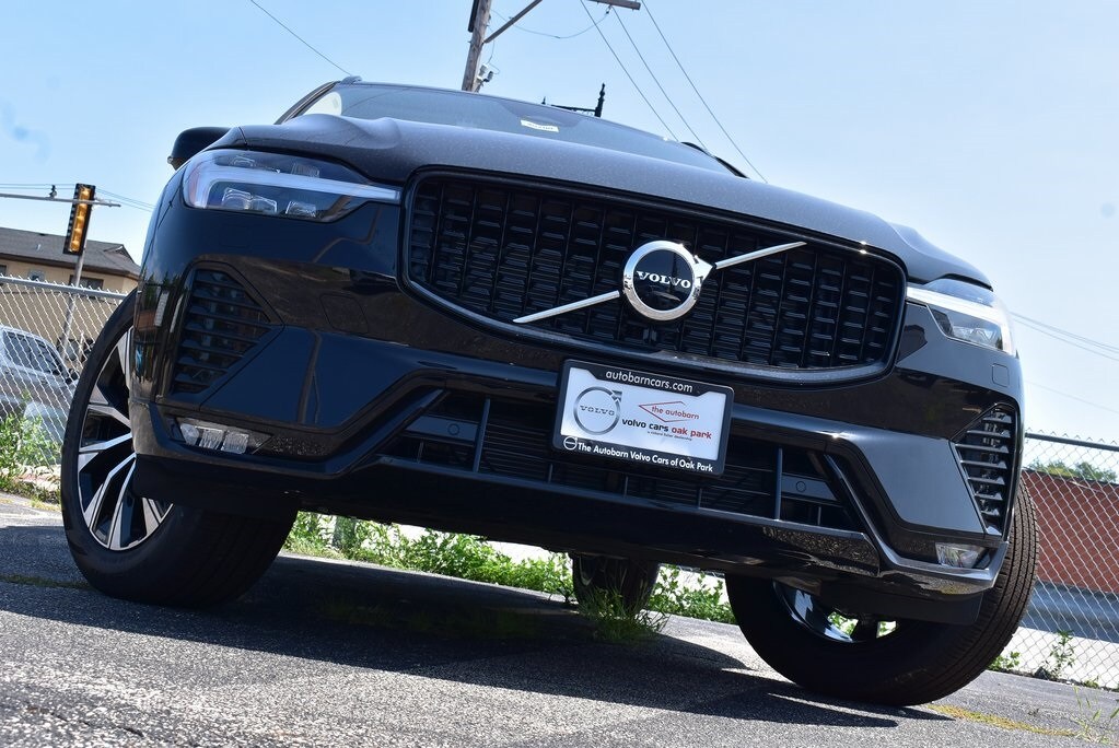 2025 Volvo XC60 B5 Core photo 4