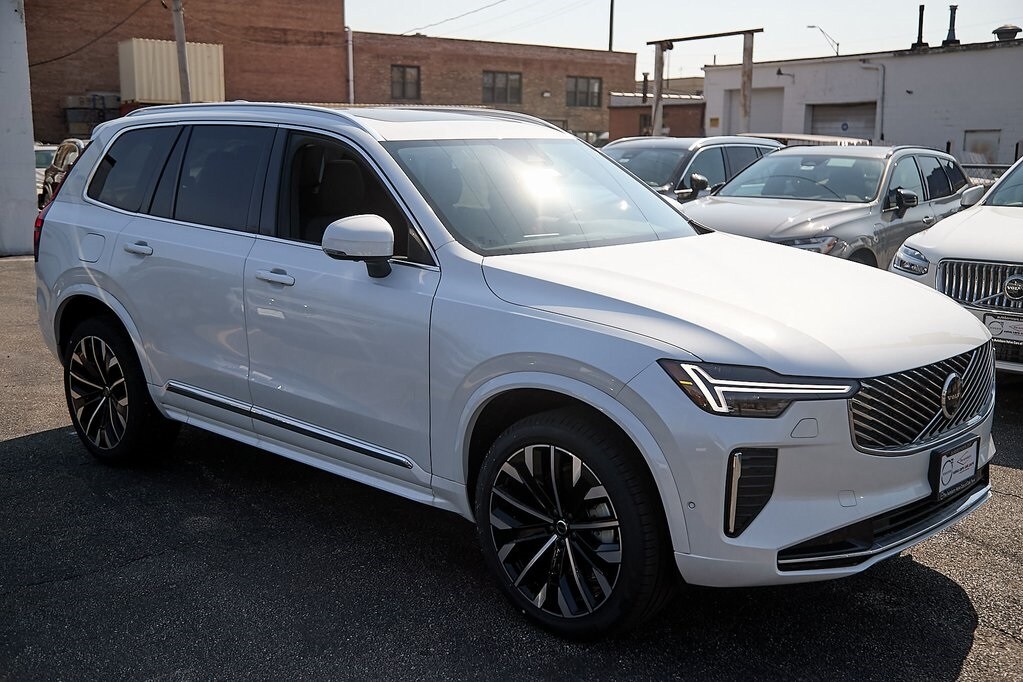 2025 Volvo XC90 Plus photo 4