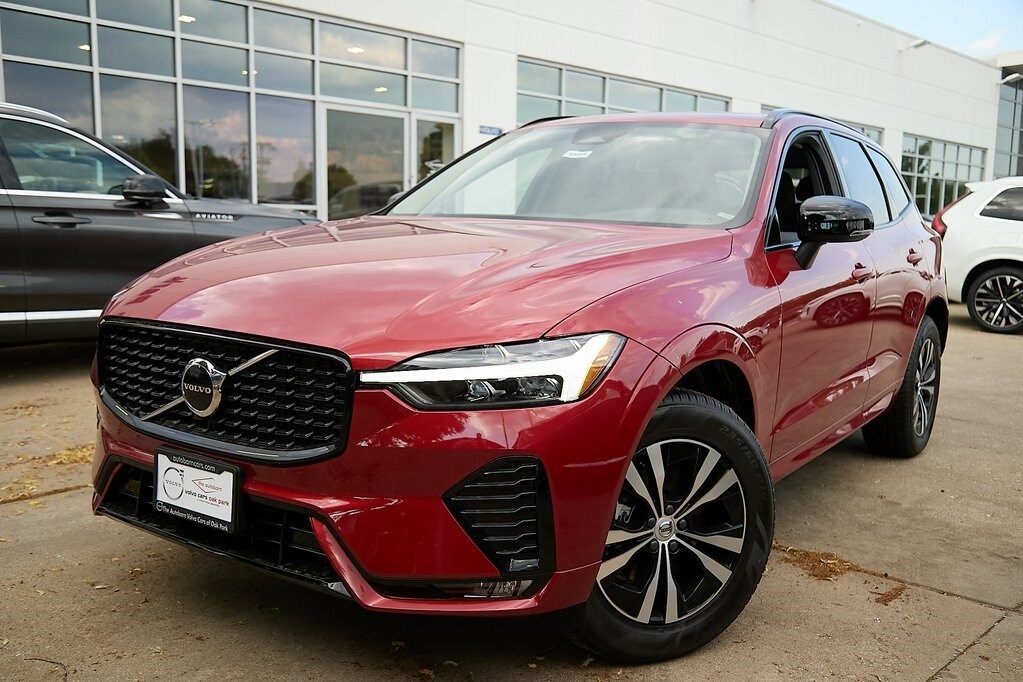 2025 Volvo XC60 B5 Core photo 2