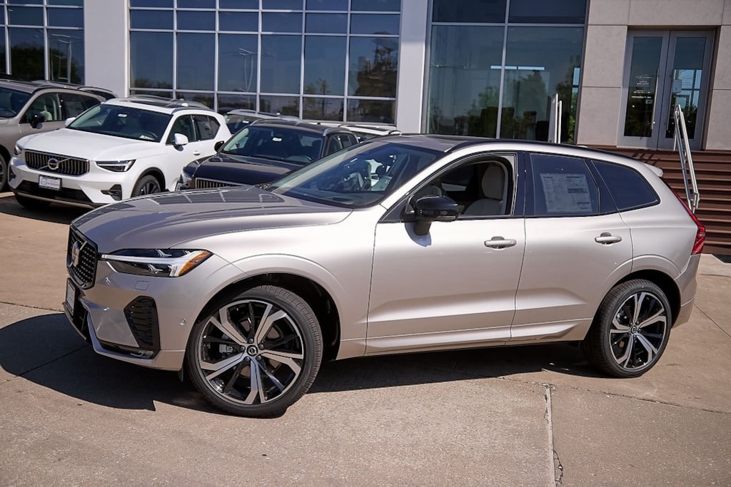 New 2025 Volvo XC60 B5 Ultra SUV