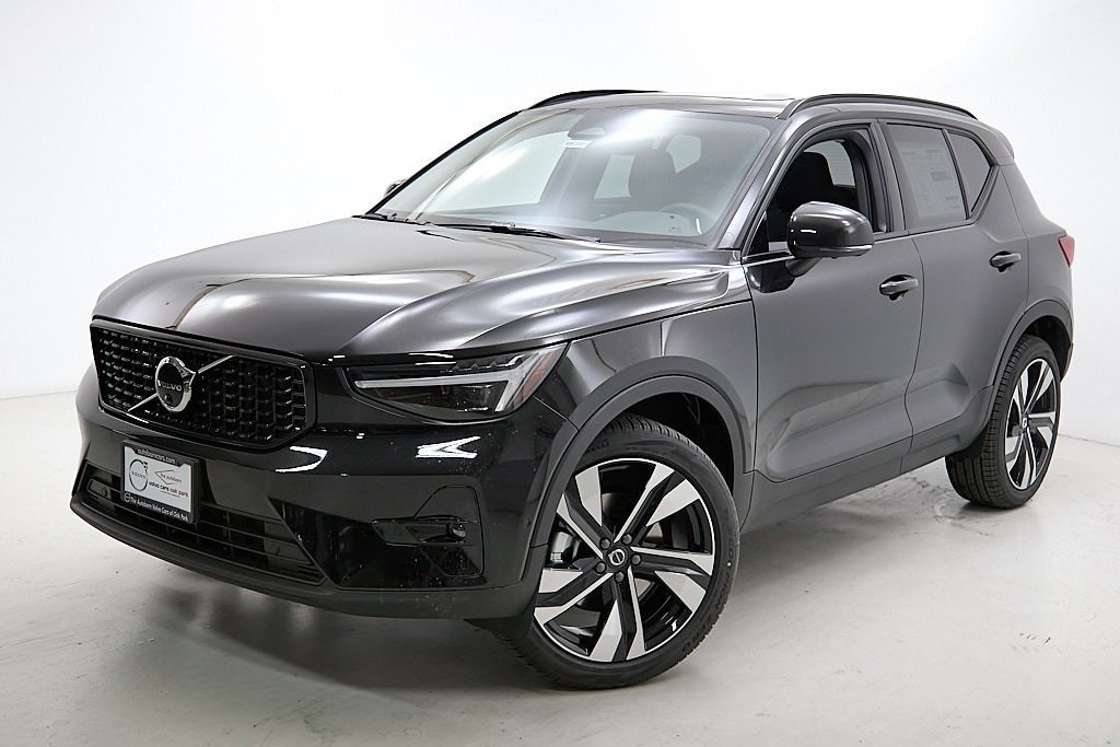 New 2026 Volvo XC40 B5 Ultra SUV