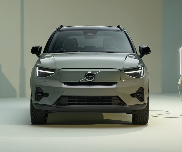 2024 Volvo XC40 Recharge front view