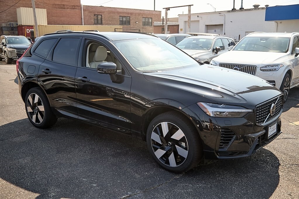 2025 Volvo XC60 Hybrid T8 Plus photo 4
