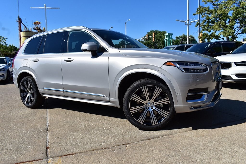 2025 Volvo XC90 Plus photo 4