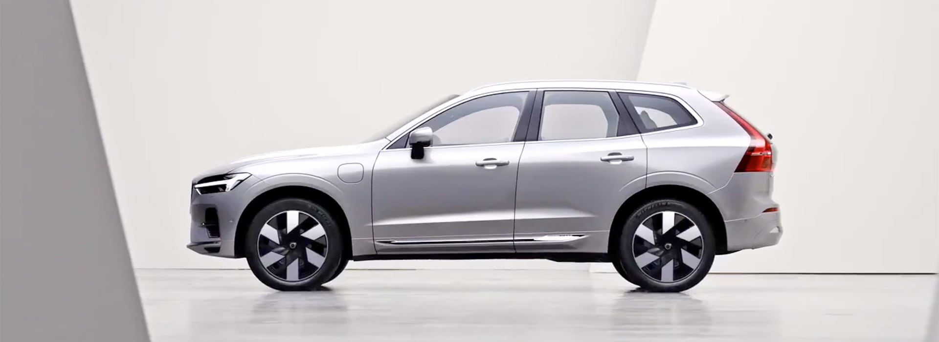 2022 Volvo XC60 Recharge Plug-In Hybrid at The Autobarn Volvo Cars Oak Park.