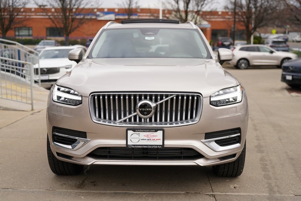 2025 Volvo XC90 T8 Plus photo 2