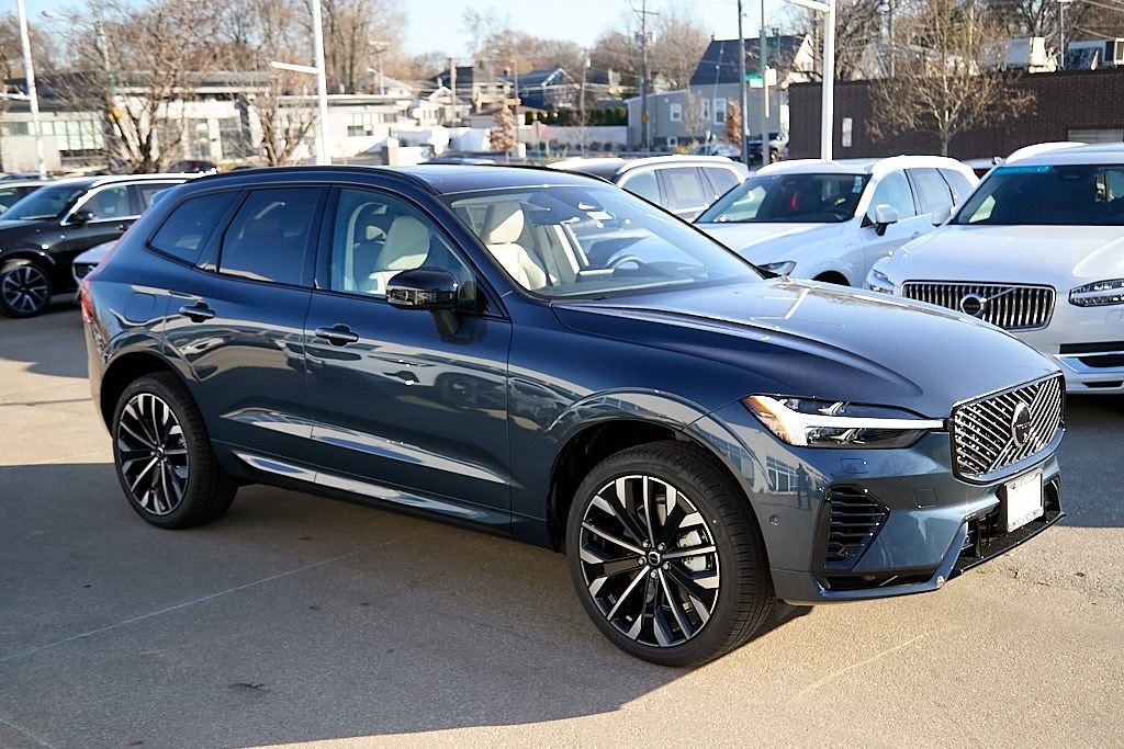 New 2026 Volvo XC60 plug-in hybrid T8 Ultra SUV