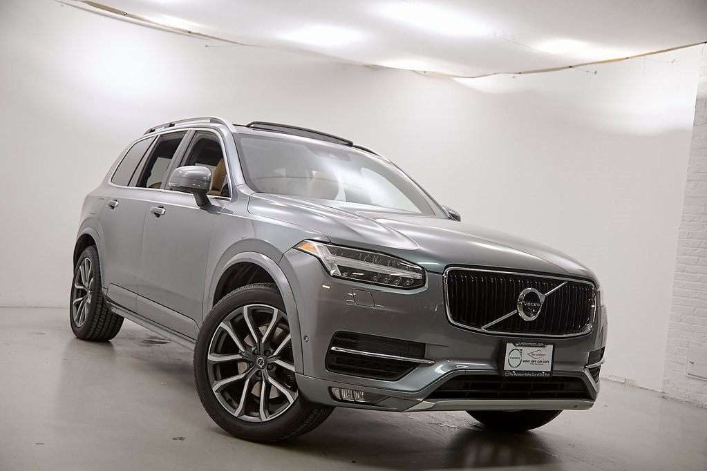 Used 2017 Volvo XC90 Momentum with VIN YV4A22PKXH1181709 for sale in Oak Park, IL