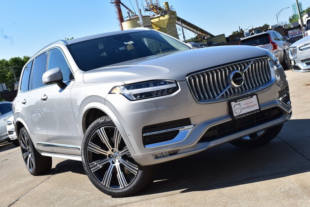 2025 Volvo XC90 Plus photo 2