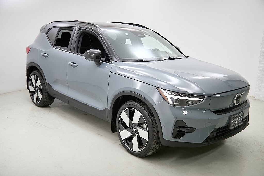 2023 Volvo XC40 Recharge Ultimate photo 3