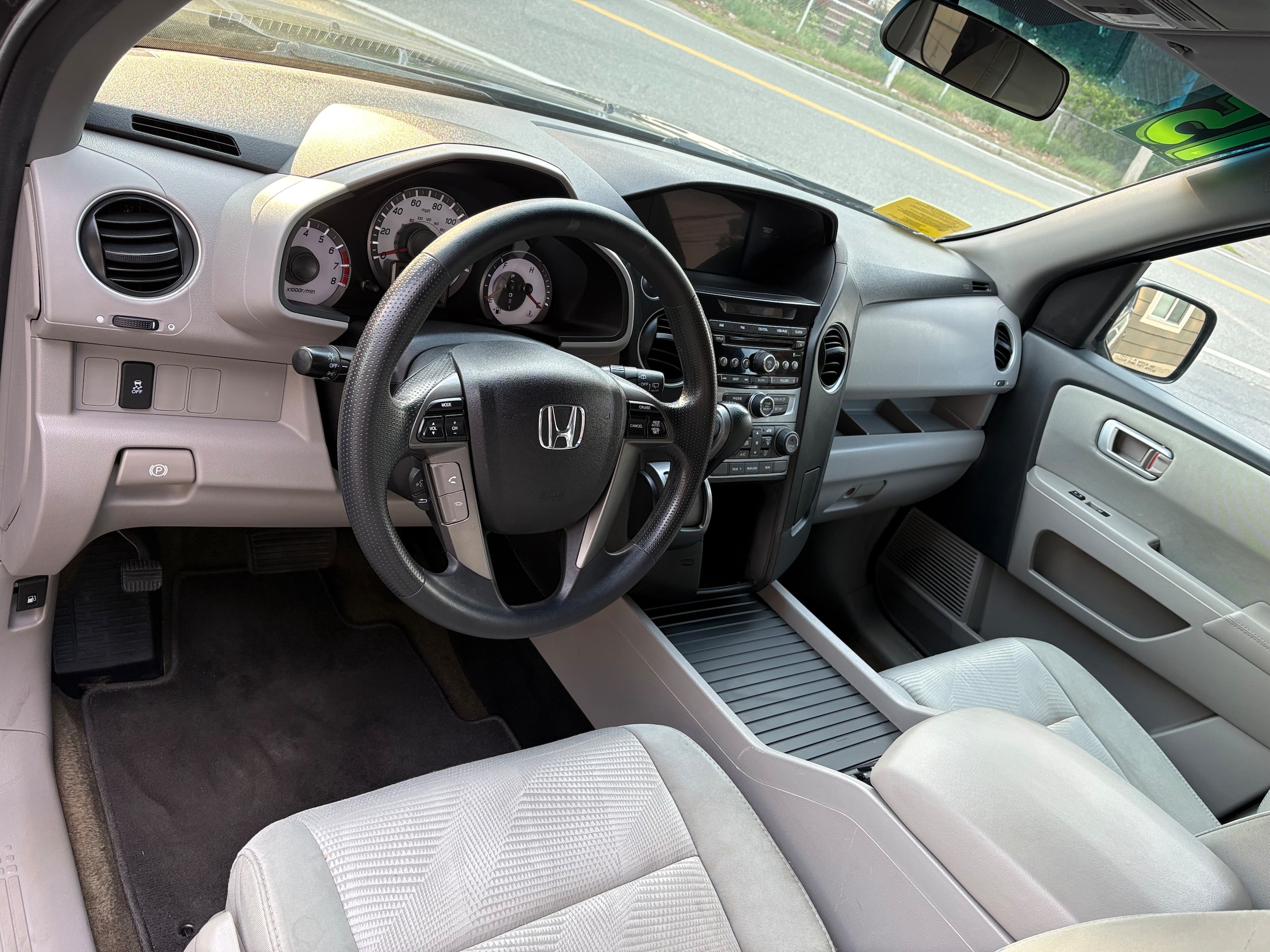 2015 Honda Pilot LX - Photo 10
