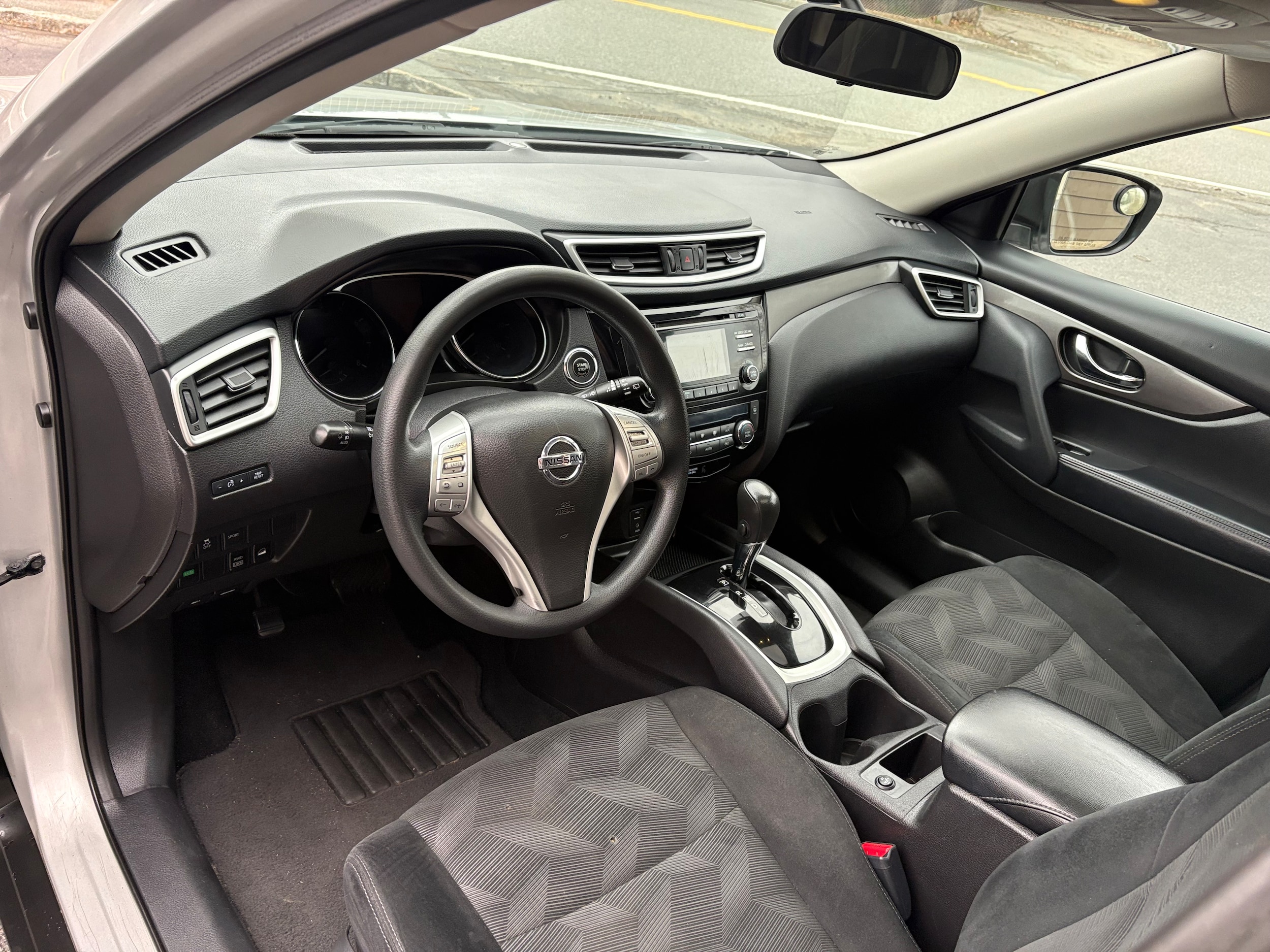 2015 Nissan Rogue SV - Photo 10