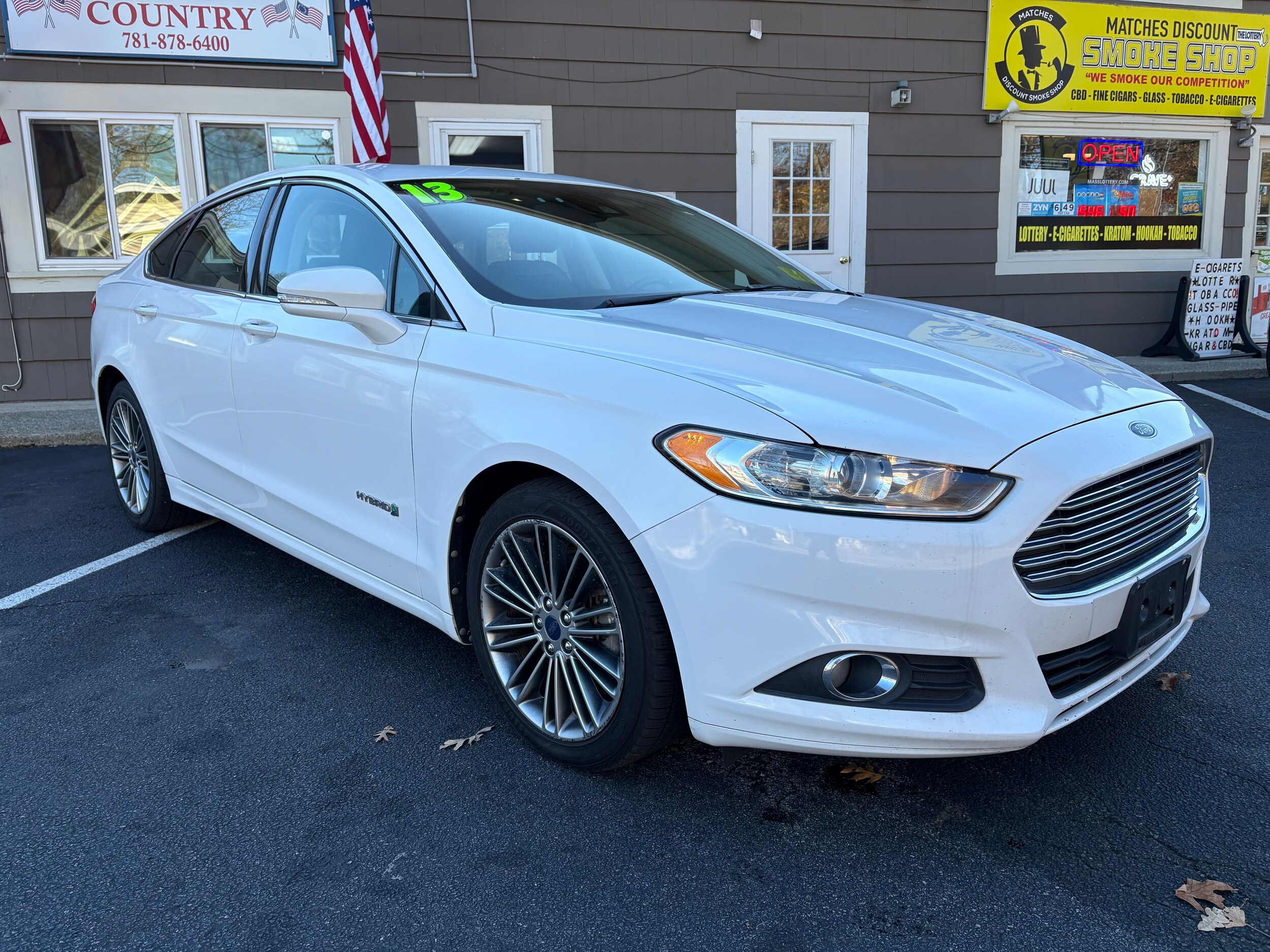 2013 Ford Fusion Hybrid SE photo 3