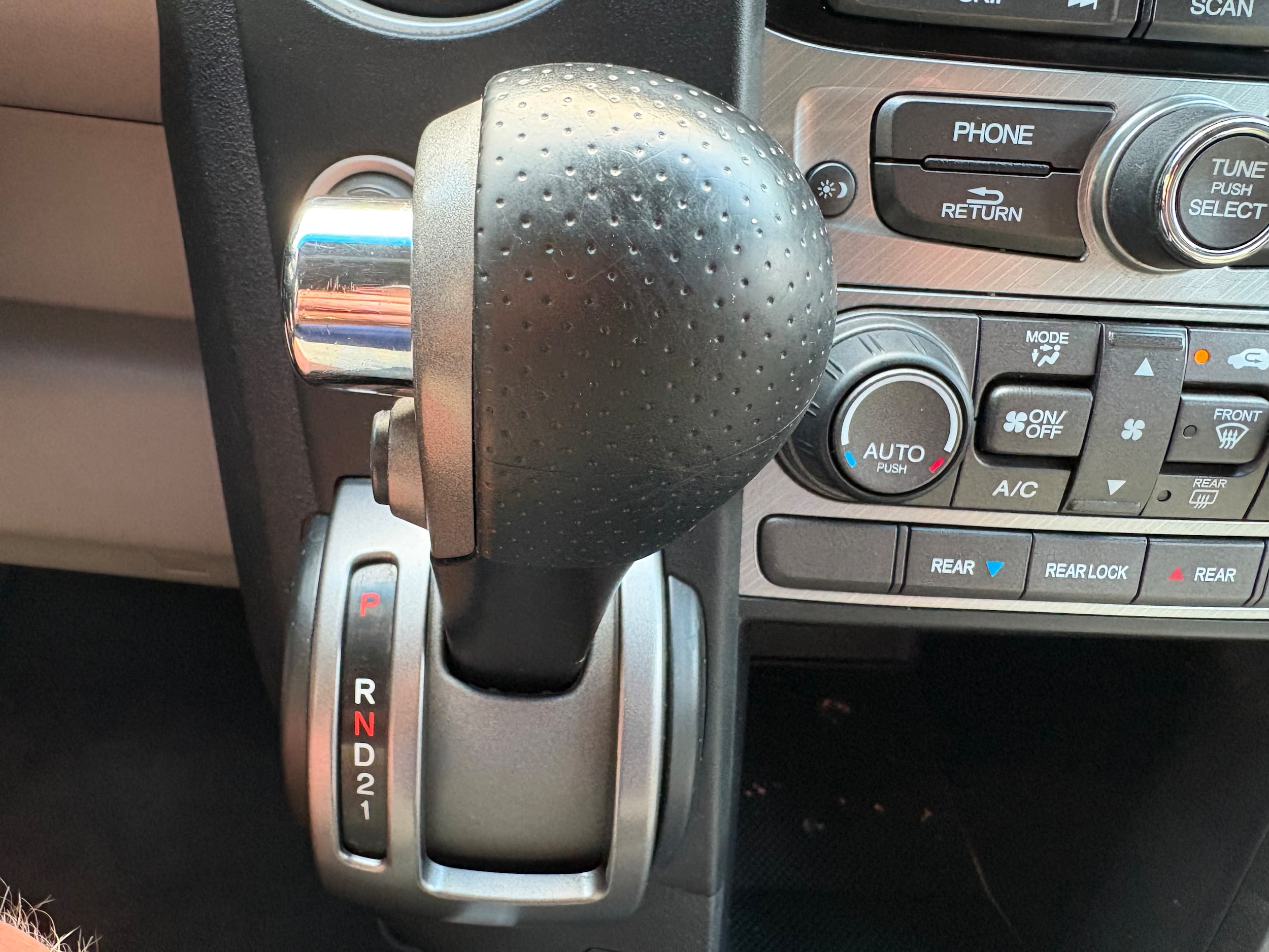 2015 Honda Pilot LX - Photo 40