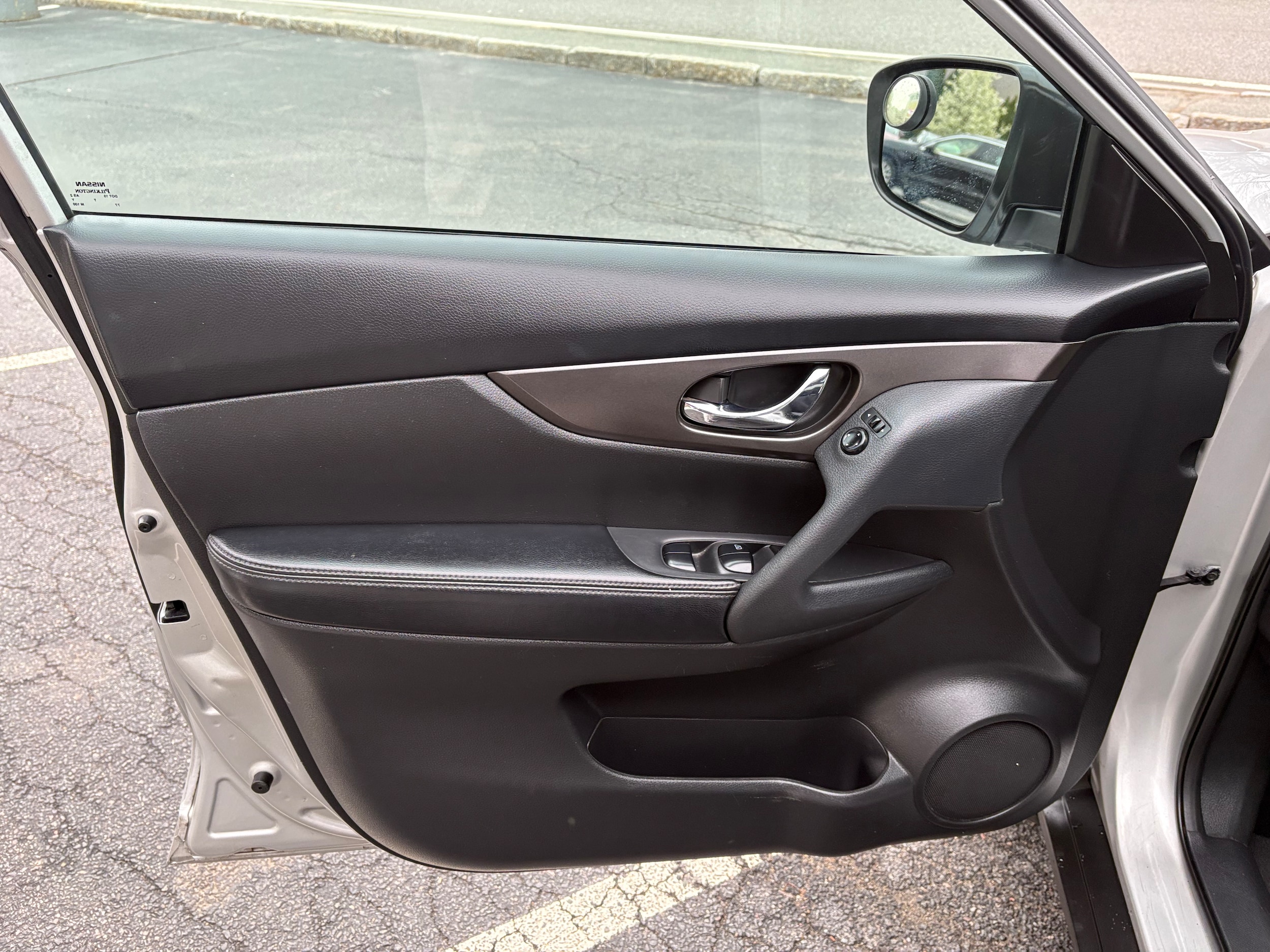 2015 Nissan Rogue SV - Photo 11