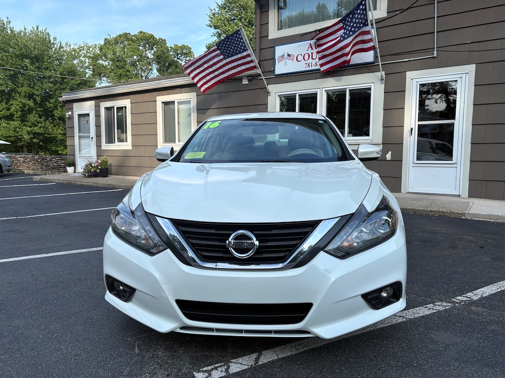 Used 2016 Nissan Altima Premium SV Sedan