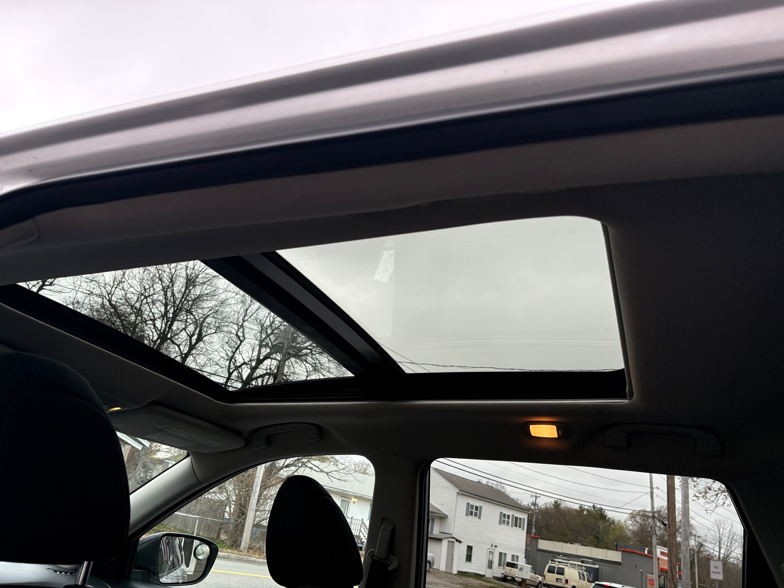 2015 Nissan Rogue SV - Photo 14