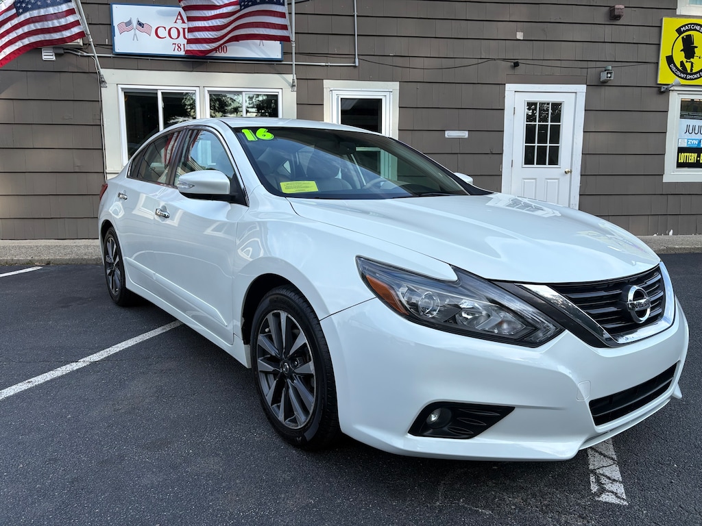 Used 2016 Nissan Altima Premium SV Sedan