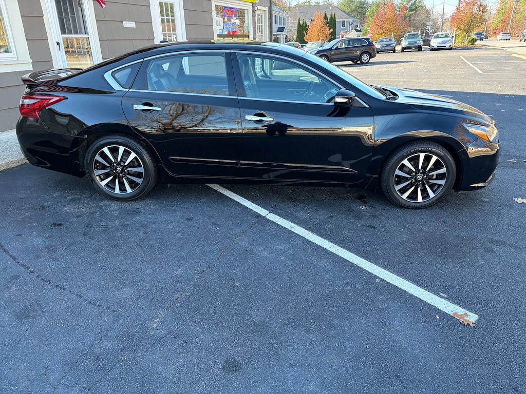 Used 2018 Nissan Altima SV with EVERY OPTION! Sedan