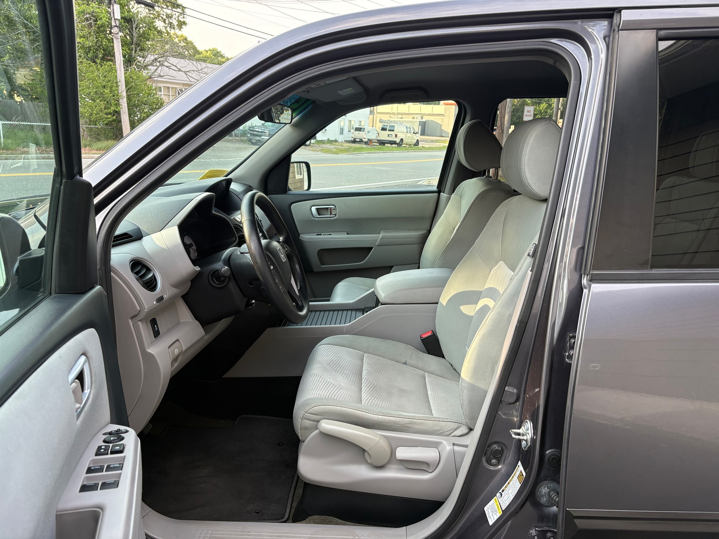 2015 Honda Pilot LX - Photo 9