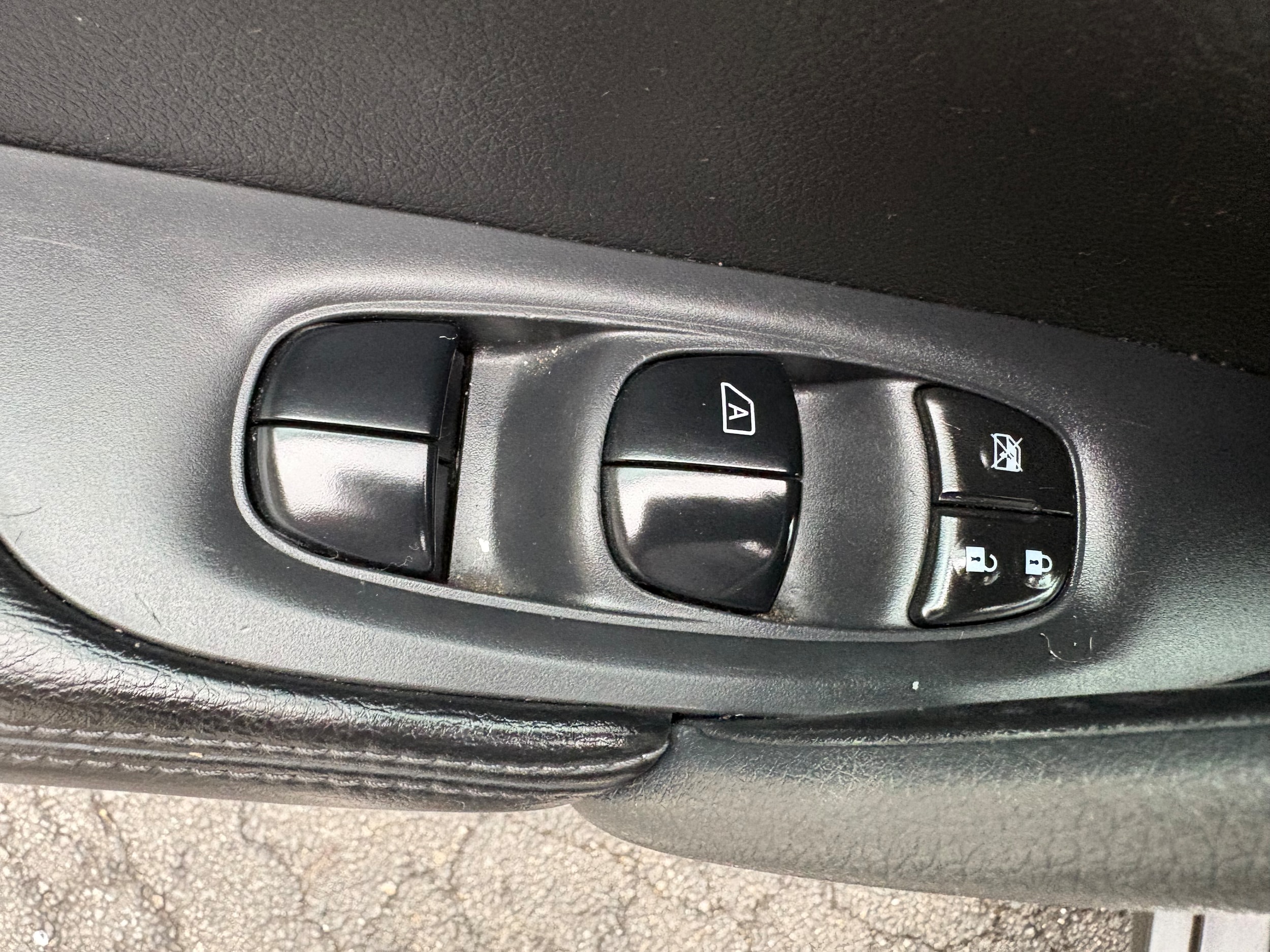 2015 Nissan Rogue SV - Photo 25