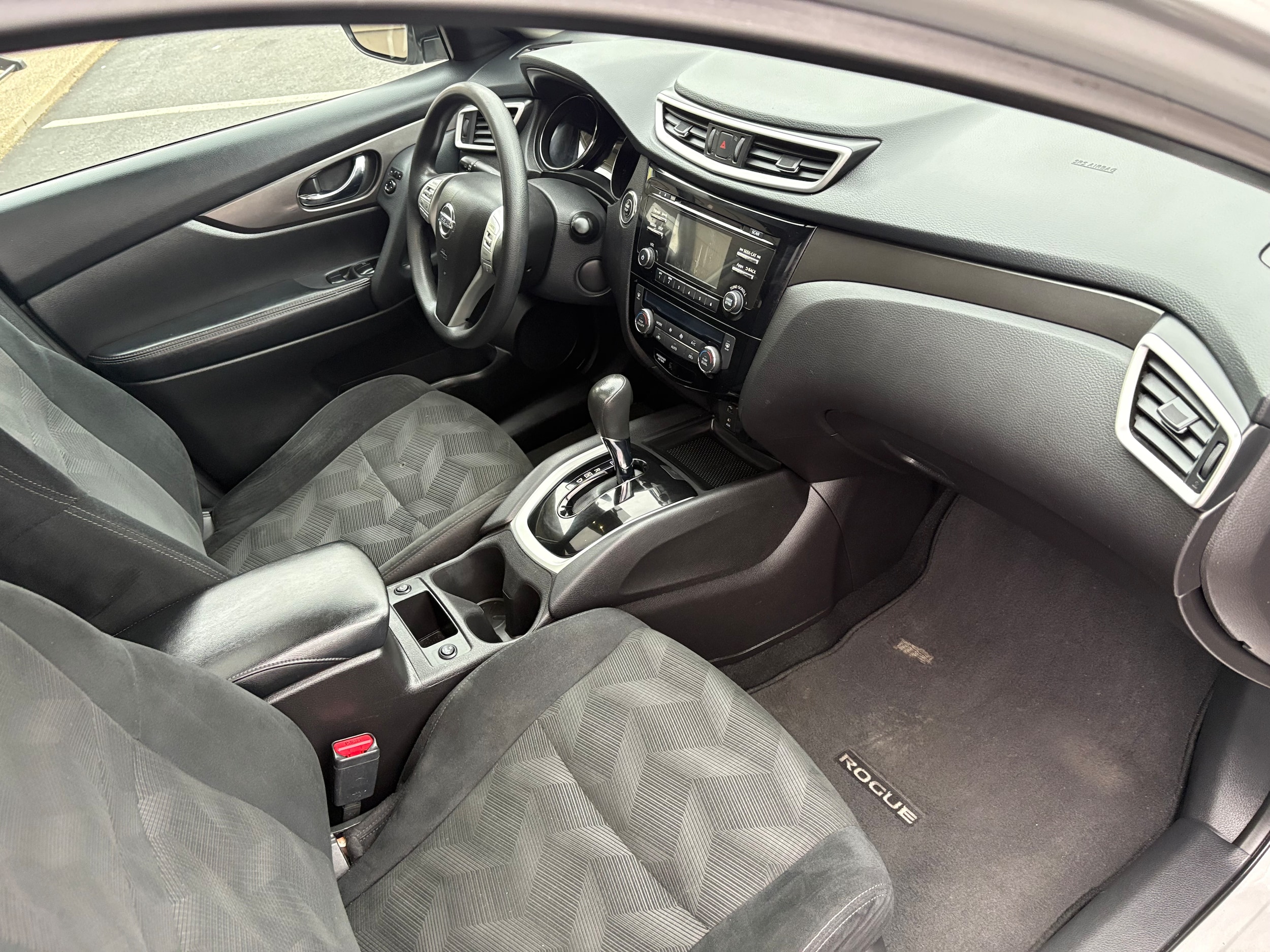 2015 Nissan Rogue SV - Photo 21