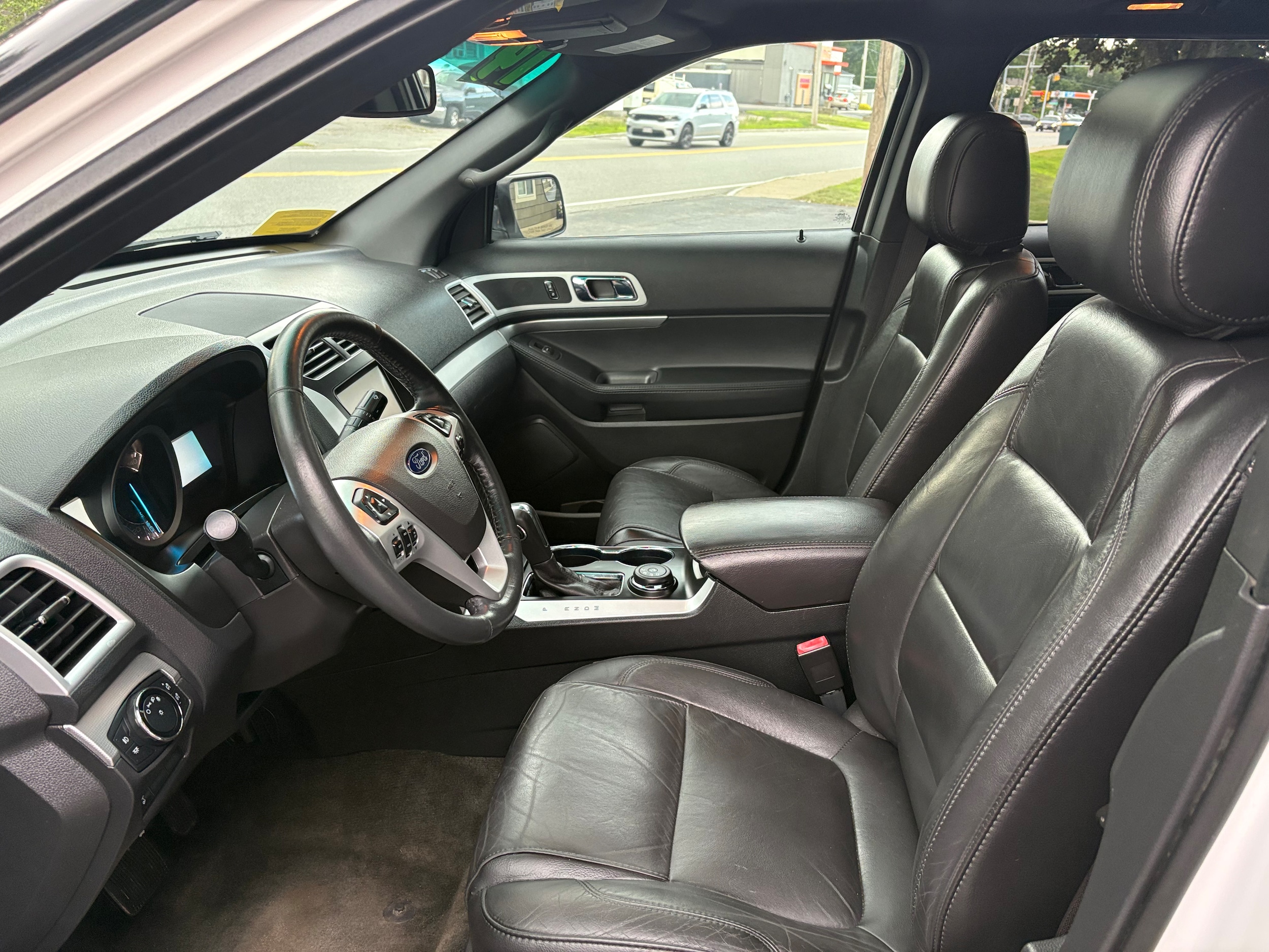 2014 Ford Explorer XLT - Photo 10