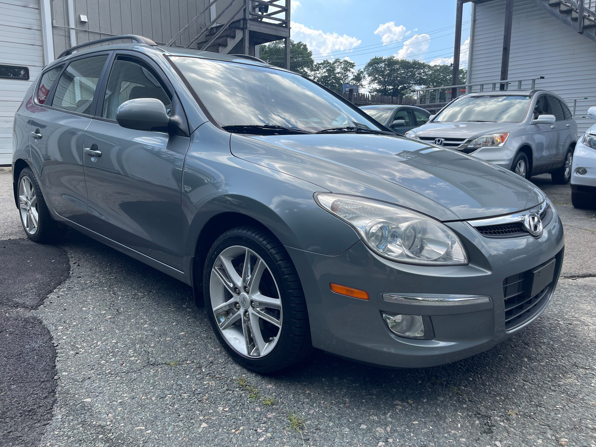 2010 Hyundai Elantra Touring GLS photo 3