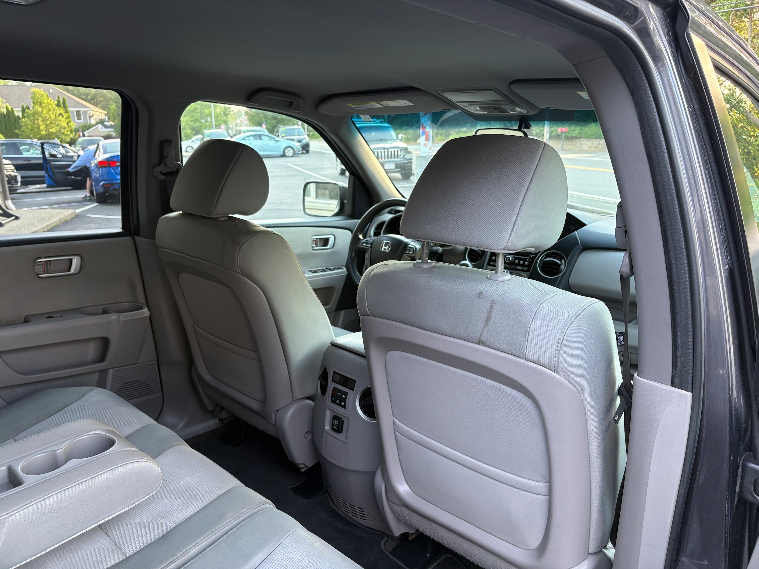 2015 Honda Pilot LX - Photo 24