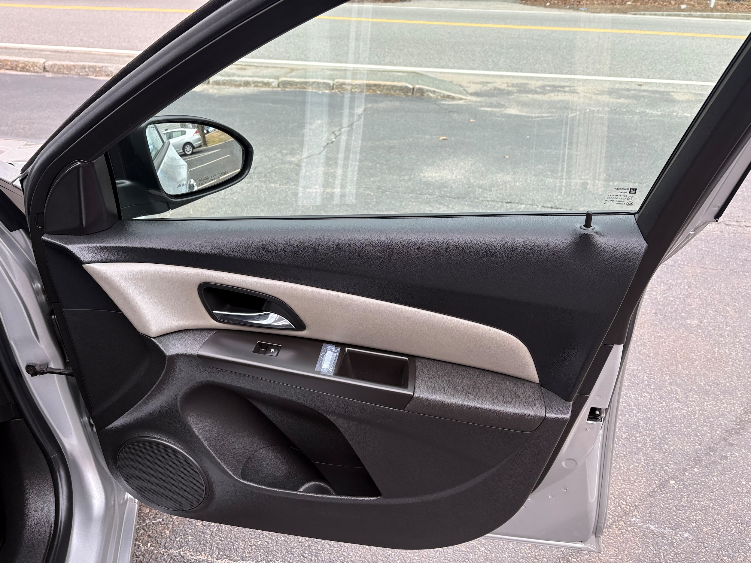 2016 Chevrolet Cruze Limited LS - Photo 24