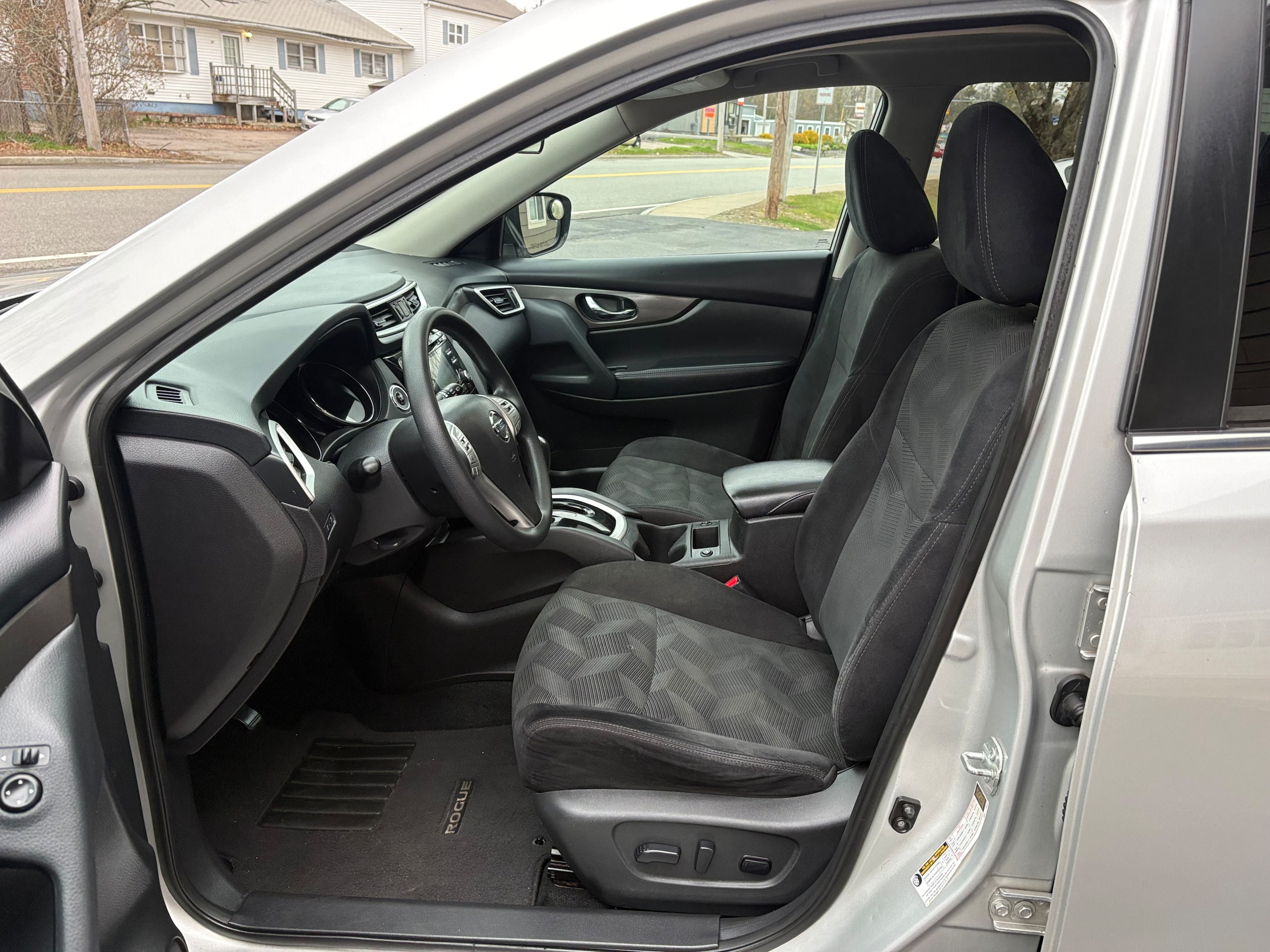 2015 Nissan Rogue SV - Photo 9