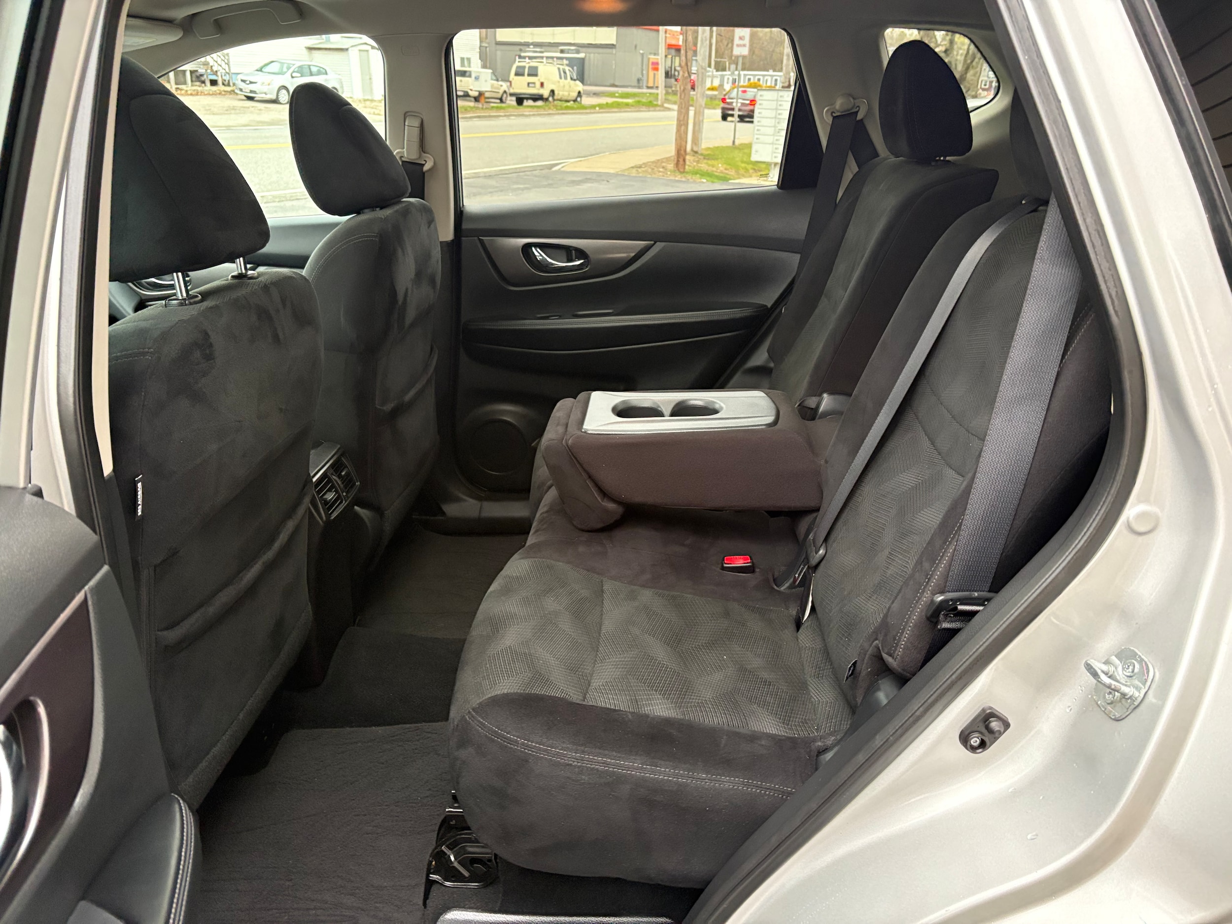 2015 Nissan Rogue SV - Photo 12