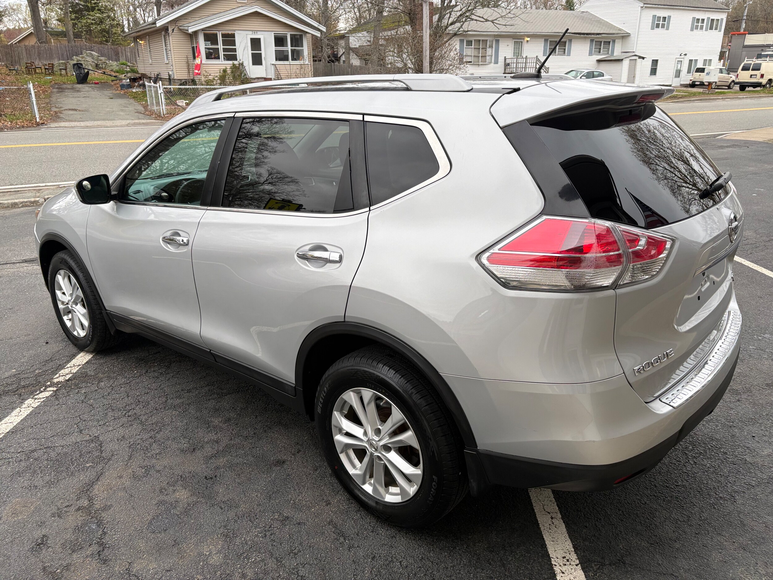 2015 Nissan Rogue SV - Photo 6