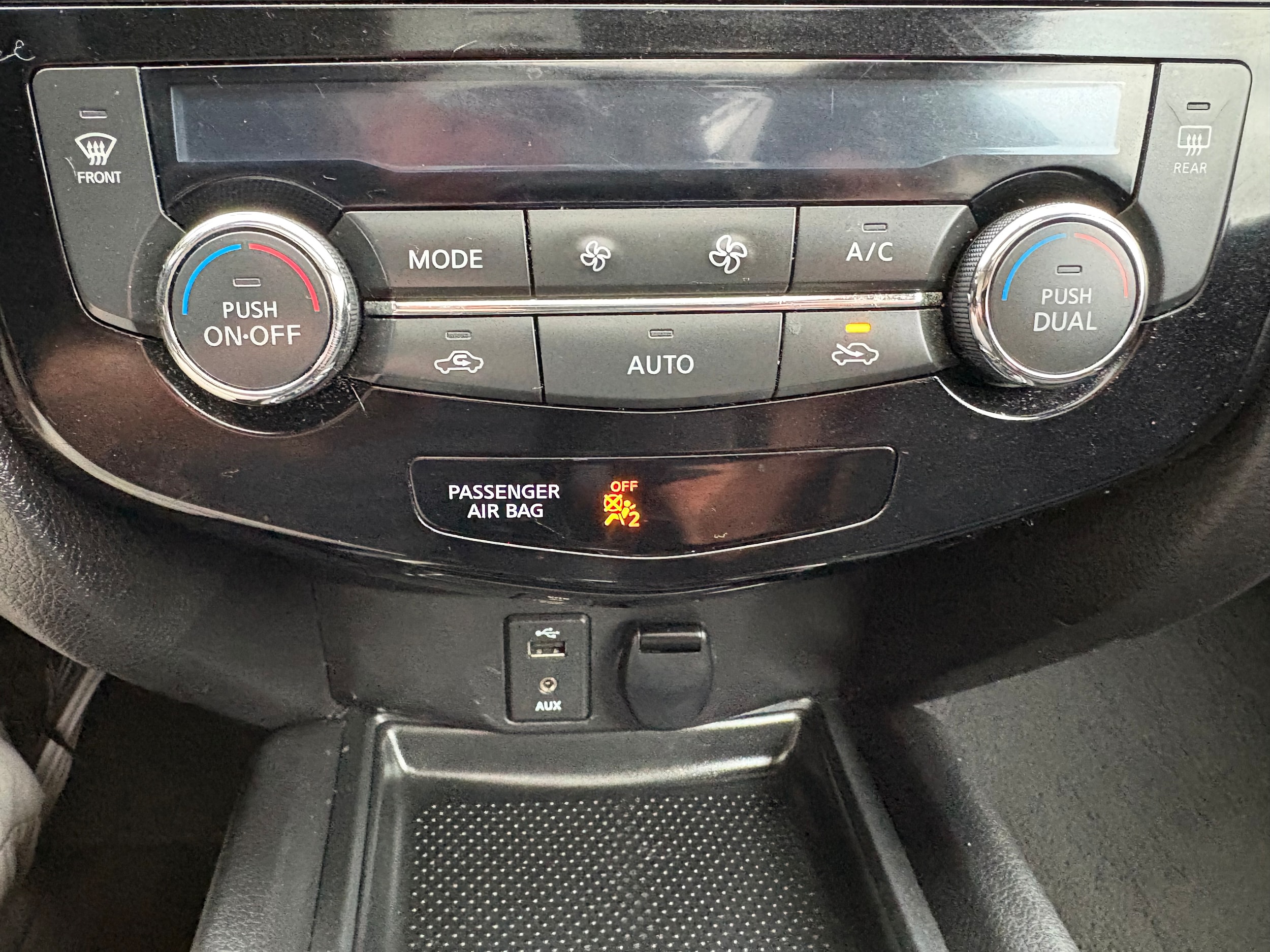2015 Nissan Rogue SV - Photo 36