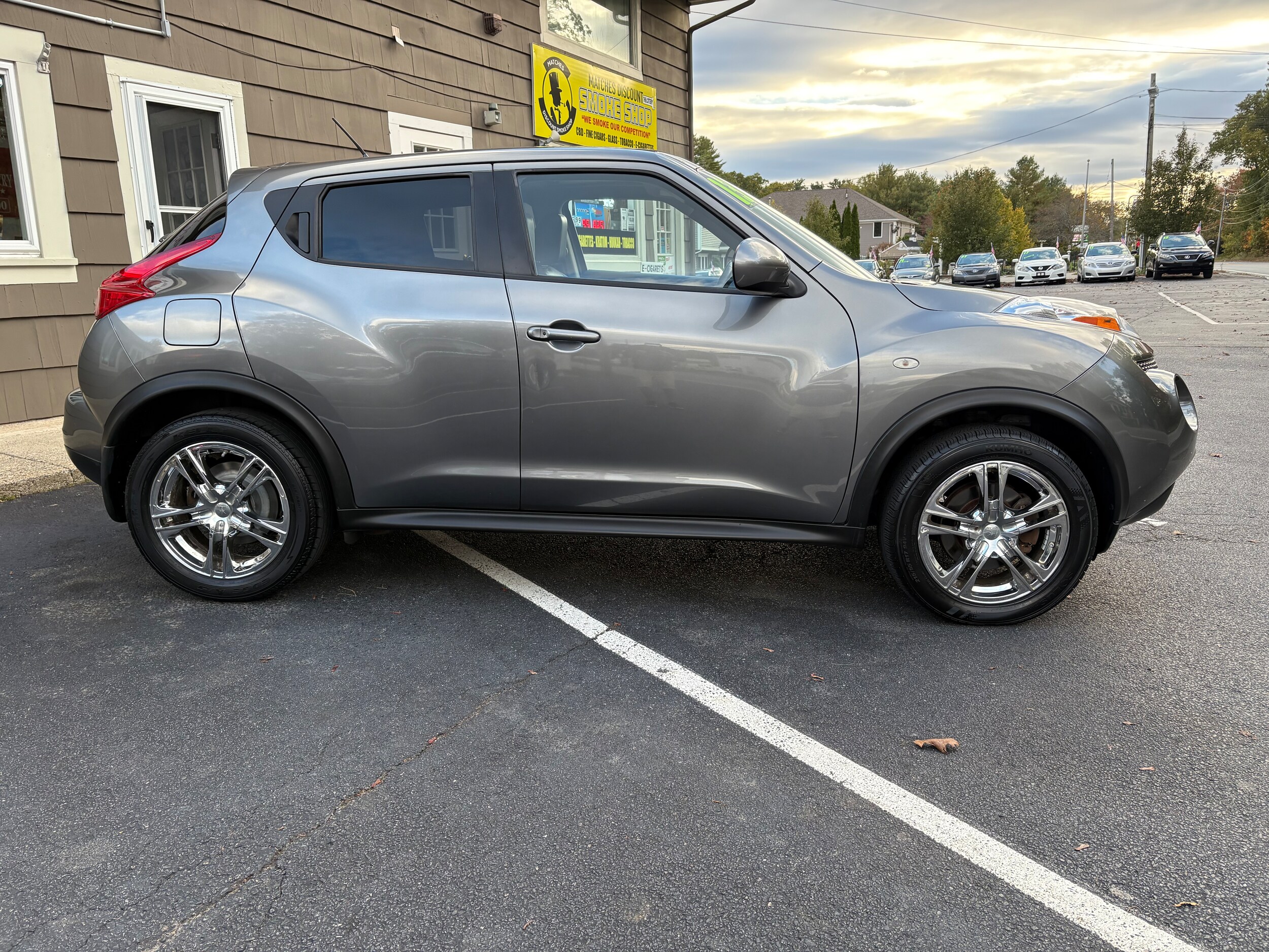 2013 Nissan Juke SL photo 3