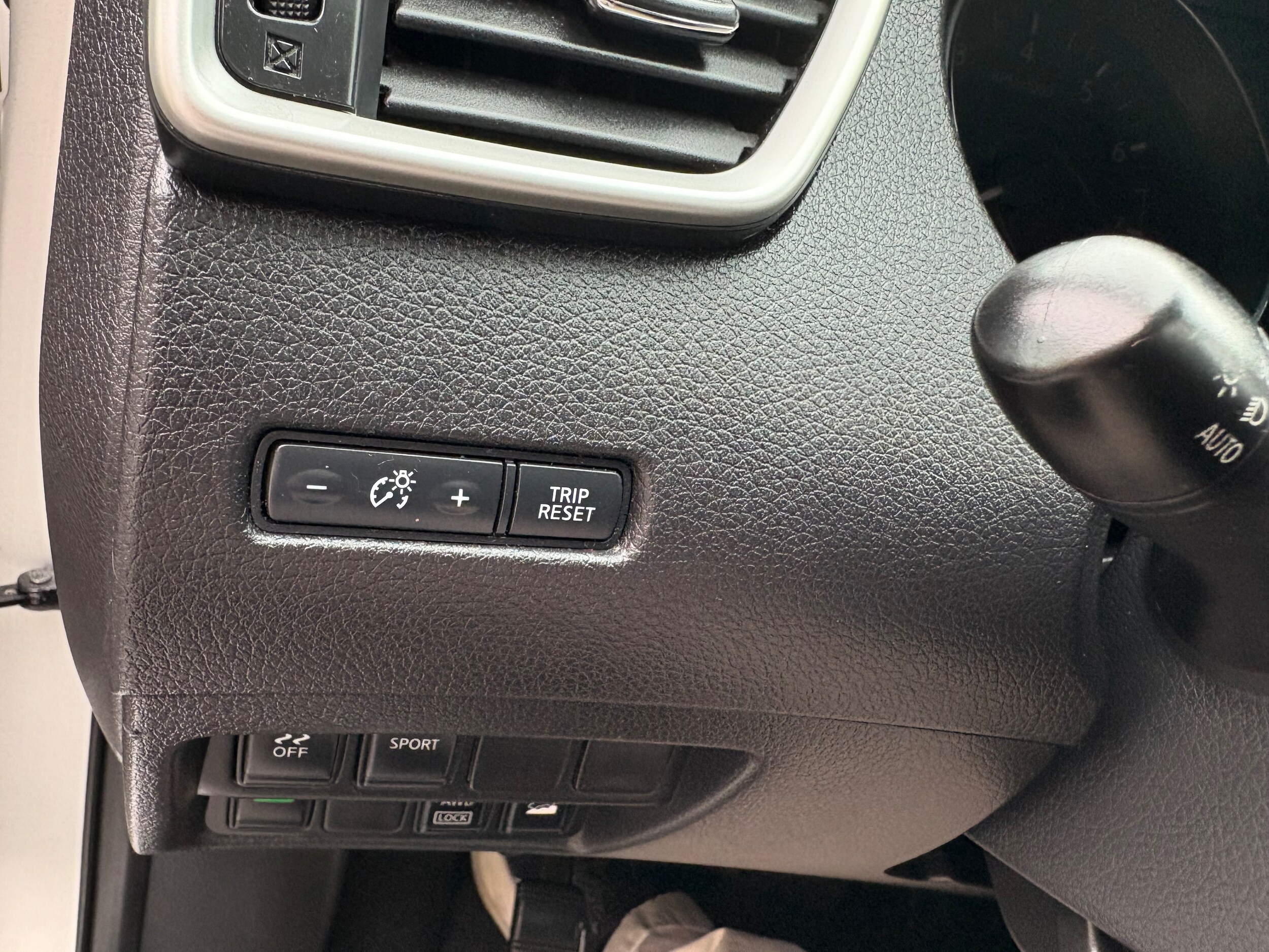 2015 Nissan Rogue SV - Photo 29