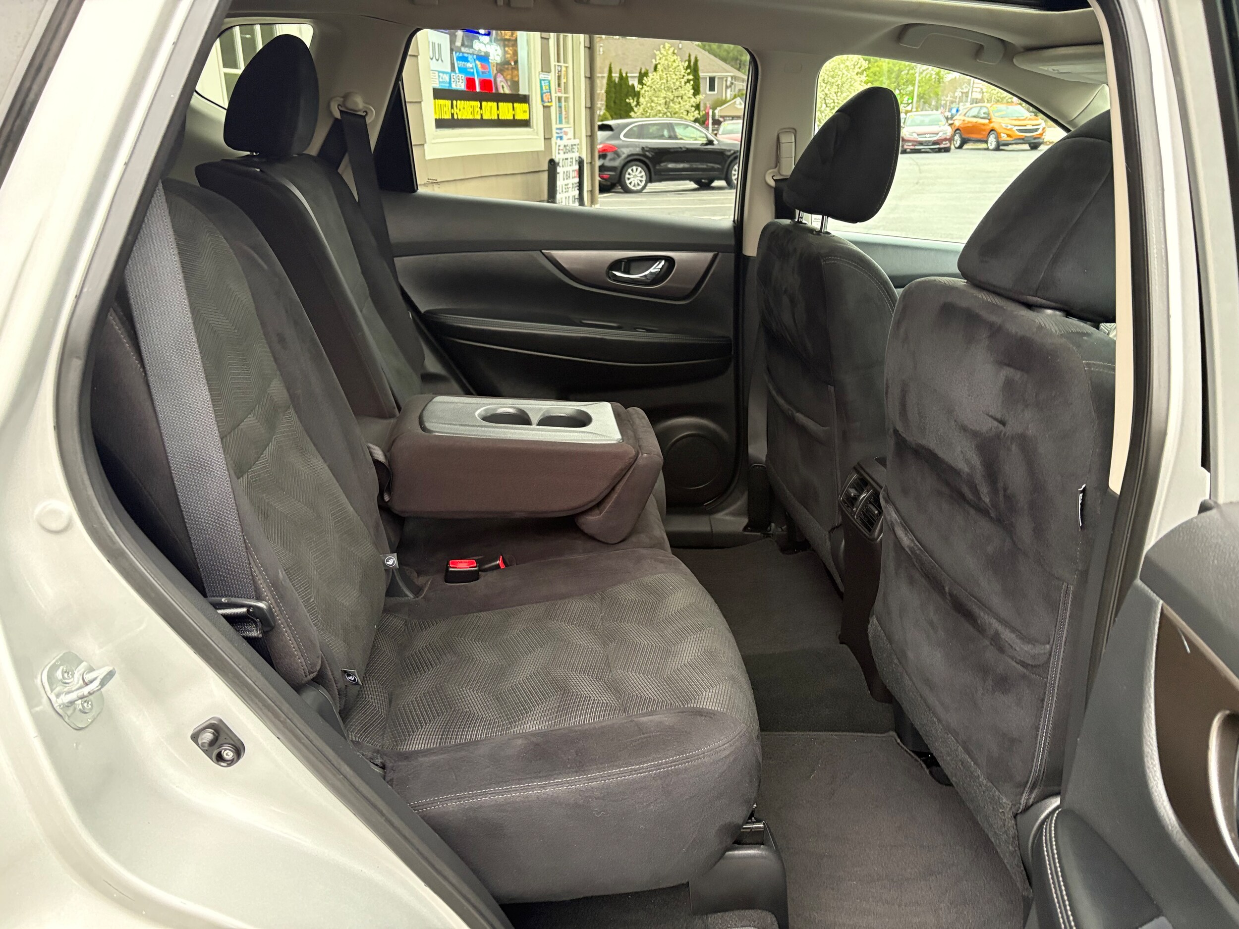 2015 Nissan Rogue SV - Photo 17