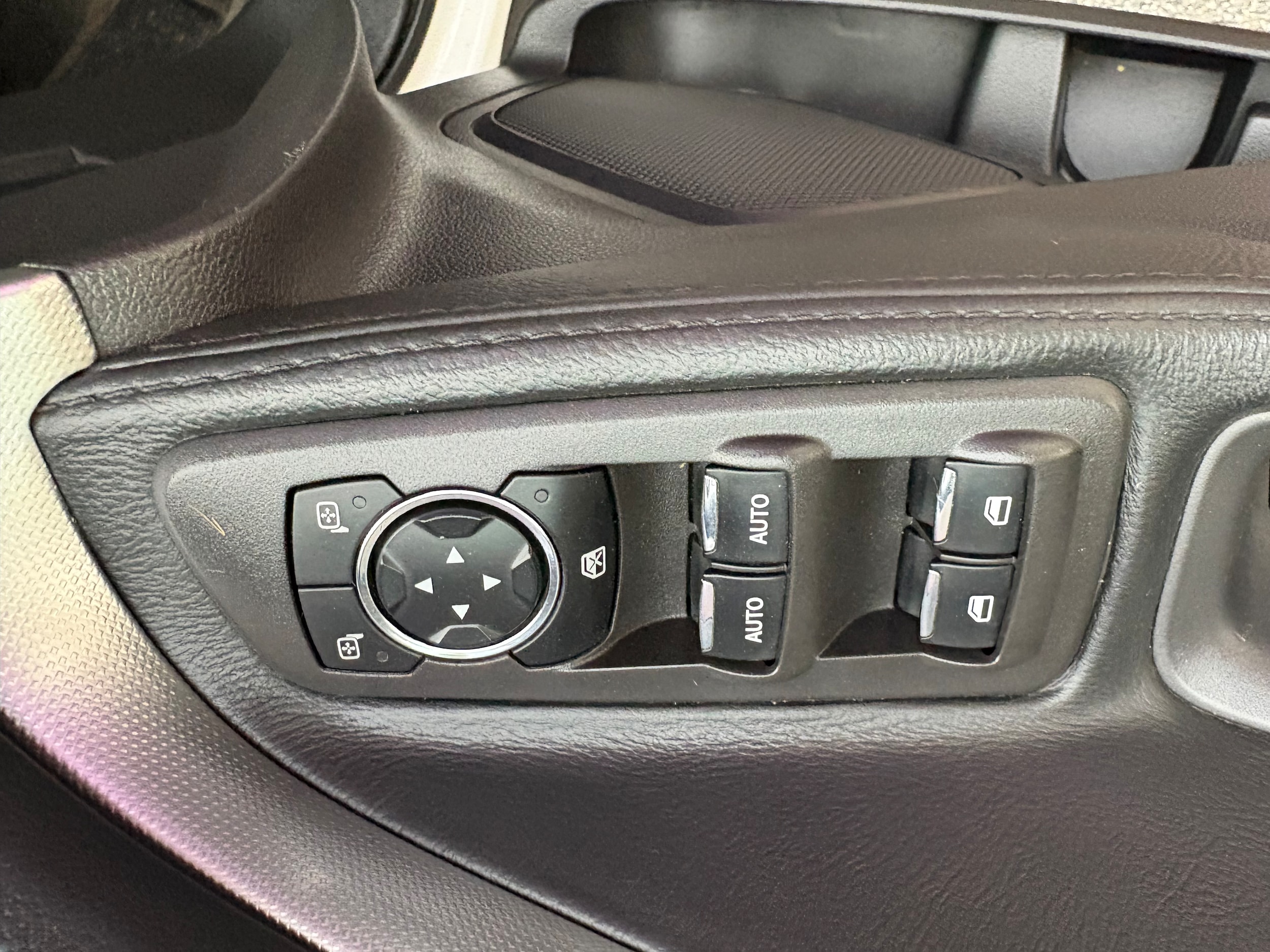 2014 Ford Explorer XLT - Photo 33