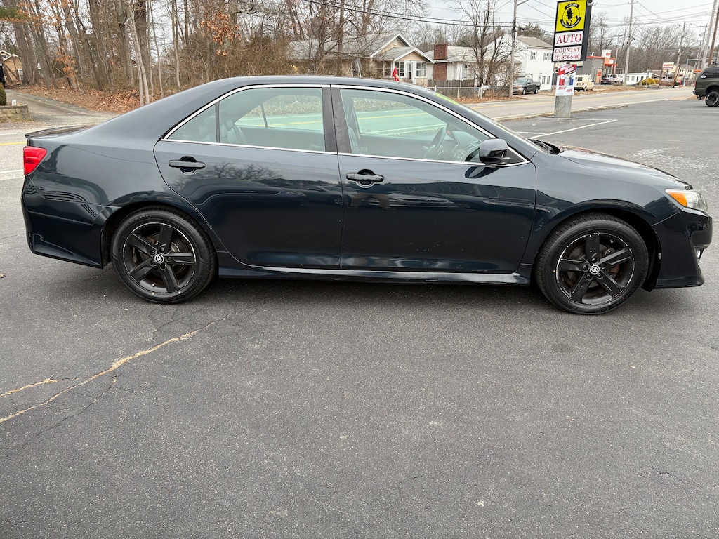 Used 2013 Toyota Camry SE Sedan