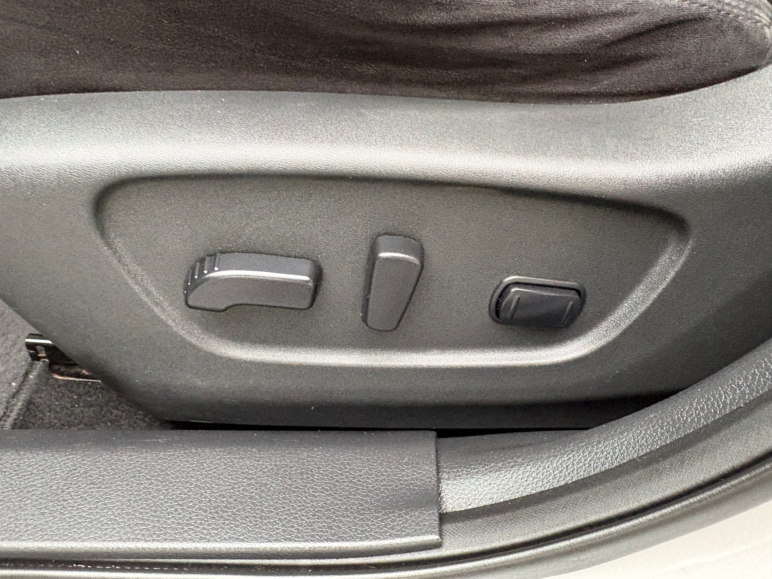 2015 Nissan Rogue SV - Photo 27