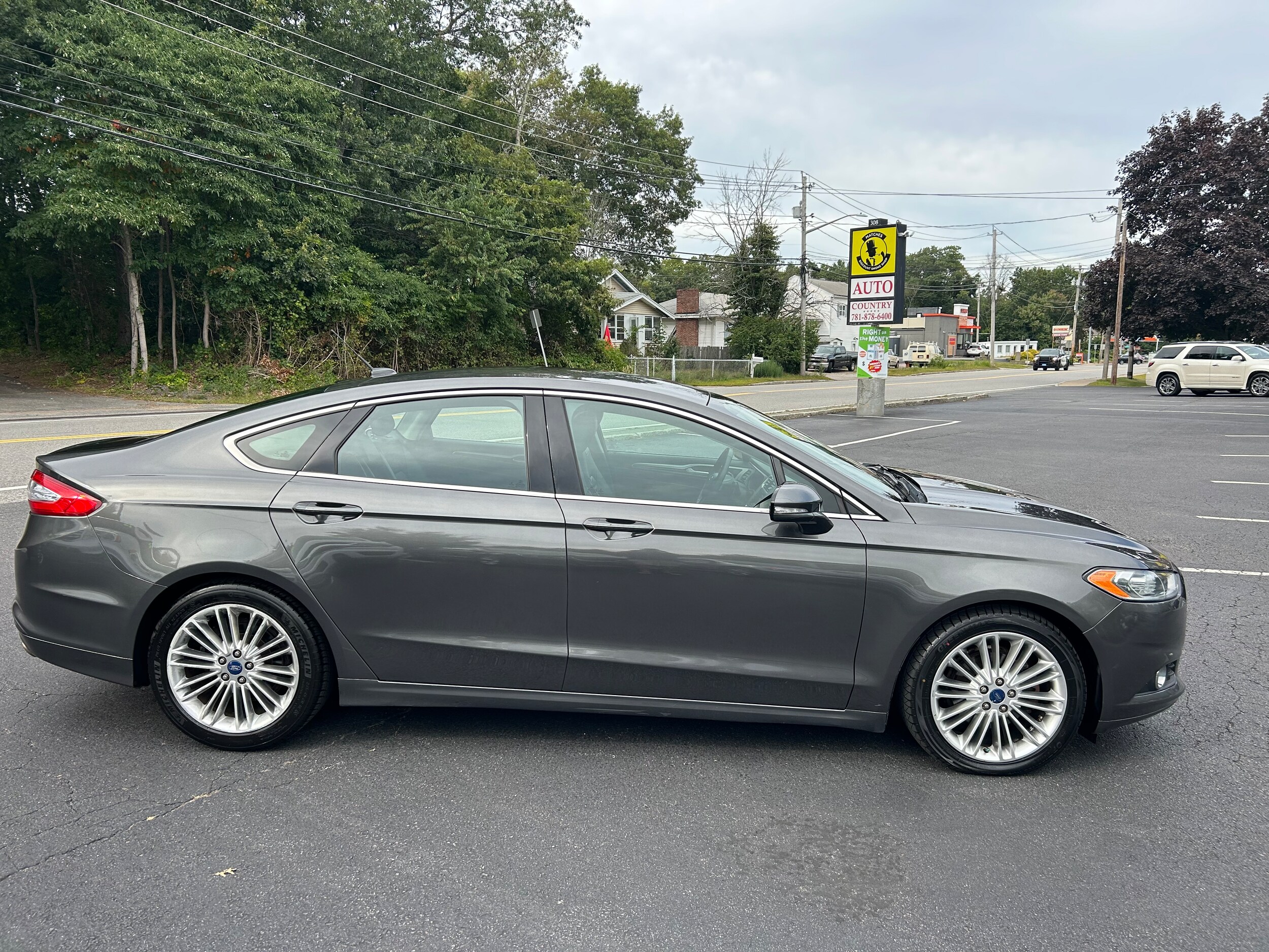 2015 Ford Fusion SE photo 3